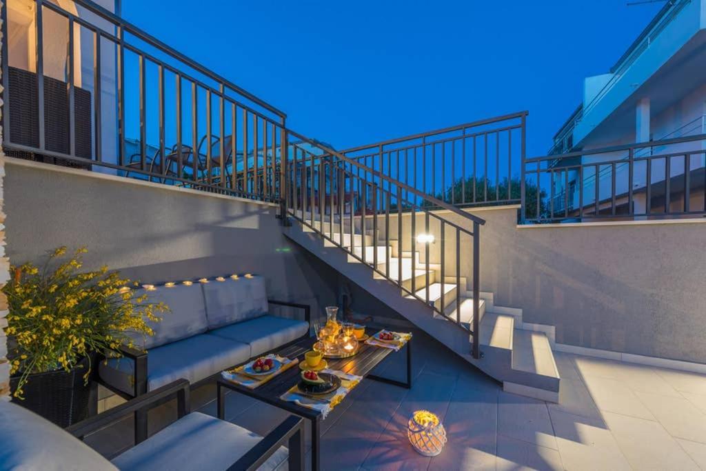 Villa Seaview With Pool - Apartment Cotton Трогир Екстериор снимка