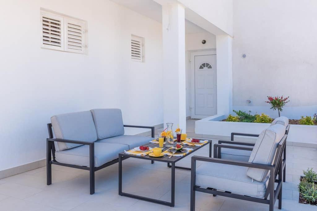 Villa Seaview With Pool - Apartment Cotton Трогир Екстериор снимка